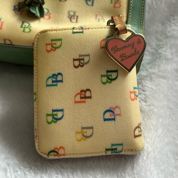 EUC Dooney & Bourke mint green tassel bag with matching wallet & dust bag ππ - Picture 10 of 13